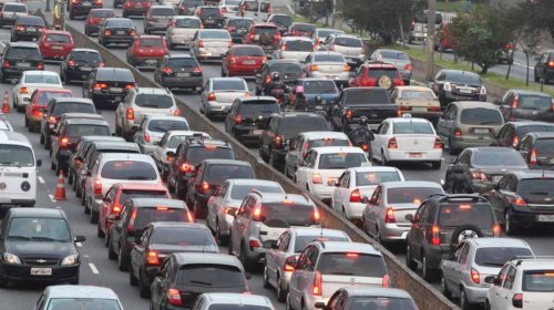 Avtomobillərin &ldquo;işğal etdiyi&rdquo; Bakı: Nə vaxta qədər tıxacda qalacaq?