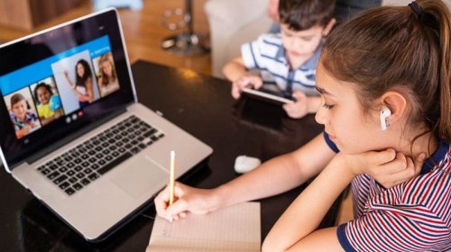 Rəqəmsal təhsil sürətlə yayılır