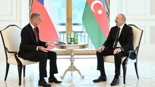 İlham Əliyevin Çexiyanın Baş naziri ilə təkbətək görüşü keçirildi- YENİLƏNİB