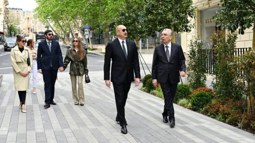Prezident və birinci xanım İslam Səfərli küçəsinin yenidənqurmadan sonra açılışında iştirak etdi
