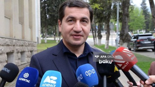 Hikmət Hacıyev: "Azərbaycan-Ermənistan rəsmilərinin səfərləri davam edəcək"
