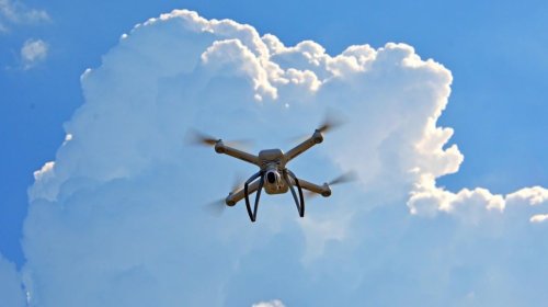 İlk dəfə bir ölkə tamamilə avtonom dron sürüsünü sınaqdan keçirib