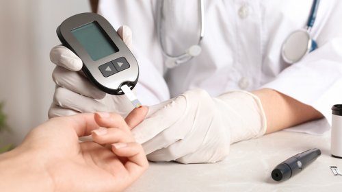 Endokrinoloq diabetin "cavanlaşması"nın səbəblərini açıqladı