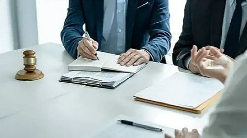 Sabiq icra başçısının ailəsi ilə əlaqəli şirkət 30 milyonluq kapitalı geri çəkdi