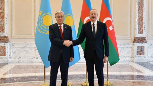 İlham Əliyev Tokayevi doğum günü münasibətilə təbrik edib