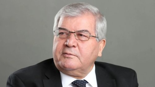 
Sabir Rüstəmxanlı &ldquo;Şərəf&rdquo; ordeni ilə təltif edildi