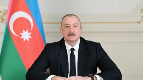 Prezidentə təbrik məktubları gəlir
