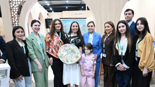 Leyla Əliyeva və Arzu Əliyeva "Urban Expo" sərgisi ilə tanış olub - FOTO