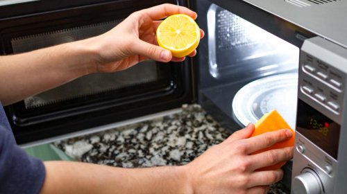 Mikrodalğalı sobanı kir və pis qoxularının tam yox olması necə təmizləmək olar?