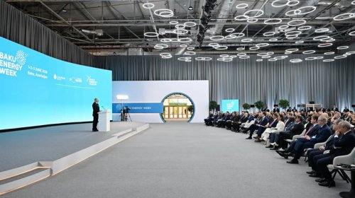 
İlham Əliyev "Bakı Enerji Həftəsi"nin iştirakçılarına müraciət ünvanladı