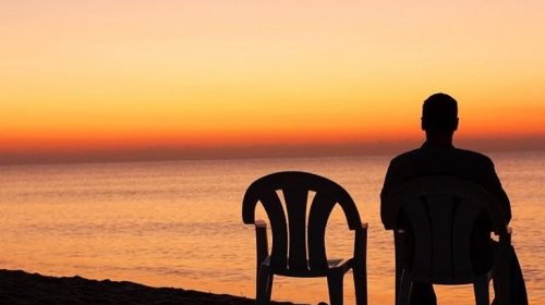 Dost problemi: Sosial şəbəkələrdə minlərlə, real həyatda sıfır...