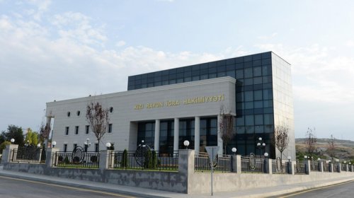 Xızı Rayon İcra Hakimiyyətinə məxsus avtomobil hərraca çıxarılır