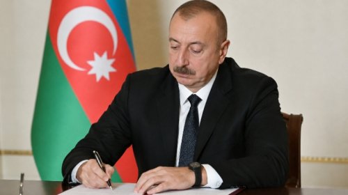 Prezidentdən bu dövlət qulluqçularını sevindirəcək FƏRMAN