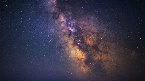 Milyardlarla ildir ona doğru gedirik, amma heç vaxt çatmayacağıq