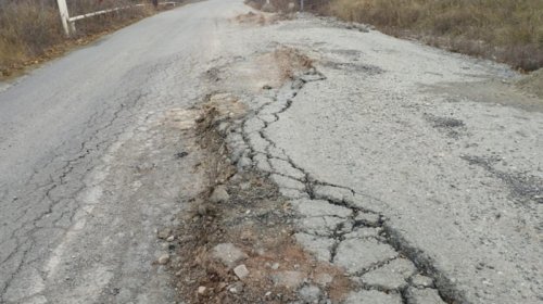 Yağışlardan sonra bərbad halda qalan Bakı yolları