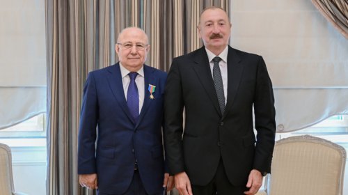 Prezident dağıstanlı siyasətçi Qurban Qurbanova "Dostluq" ordenini təqdim etdi - FOTO