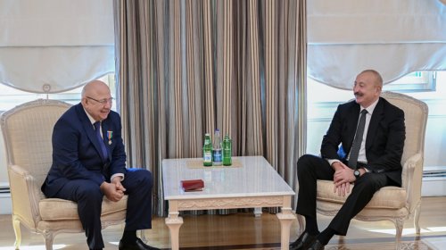 Prezident otağındakı yeganə heykəldən danışdı - FOTOLAR