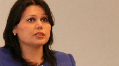 Məktəb direktoruna kabinetində xəsarət yetirdi - Bu cəza verildi