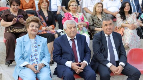 Sabir Rüstəmxanlı yenidən meydanda: 80 illik yubileyə minlərlə insan qatıldı