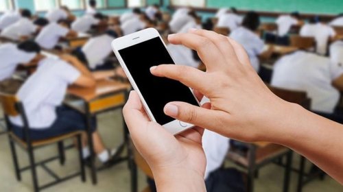 Məktəblərdə telefon qadağası təhsilə necə təsir edəcək?