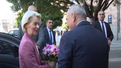 Paşinyan Ursula Fon der Lyayenlə görüşüb