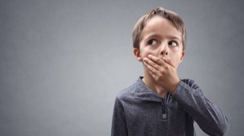Uşaqlara yalan danışmamaları üçün necə davranaq?