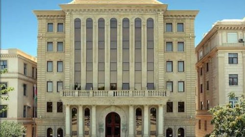 Nəsimi Rayon İcra Hakimiyyəti iki avtomobilini hərraca çıxarır