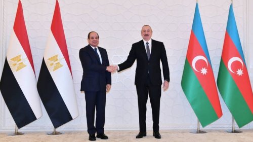 İlham Əliyev Misir Prezidentini təbrik etdi
