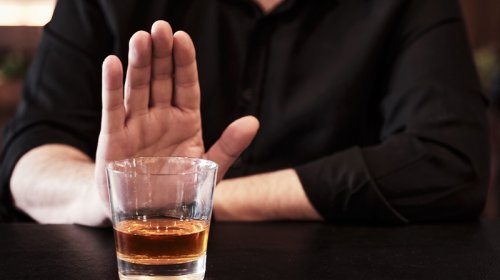 Psixiatr asılılıqlara daha çox meyilli olan insanları açıqladı