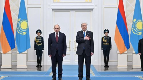 Paşinyan Tokayevi Ermənistana səfərə dəvət edib
