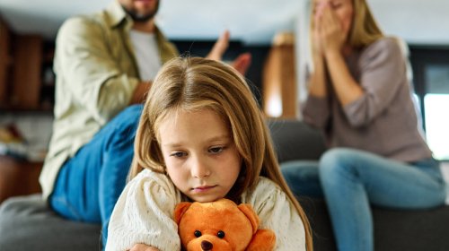 Uşağın nitqindəki iki söz depressiya riskinin artdığını göstərə bilər