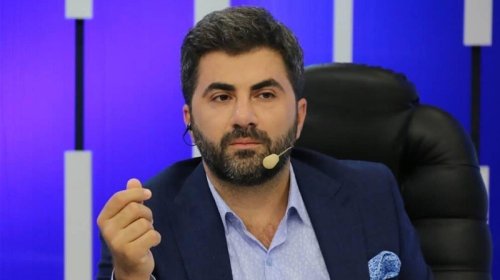 Sosioloq da aparıcıya etiraz etdi: &ldquo;Texnologiya kitabı əvəz edə bilməz&rdquo;