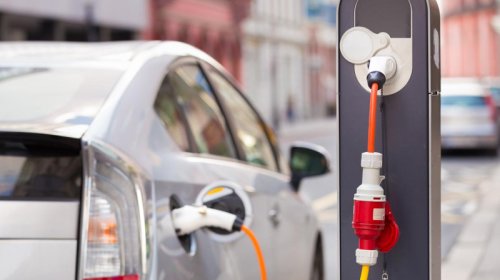 Elektrik avtomobilini evdə doldurarkən enerjinin 25 faizə qədəri itə bilər