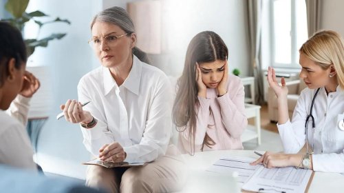 Klinik psixoloqla psixiatrın FƏRQİ NƏDİR?