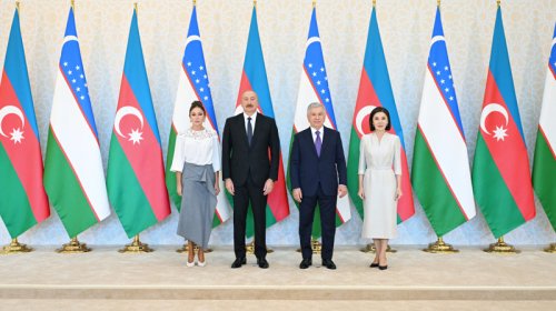 Prezidentlər və birinci xanımlar Buxarada İsmayıl Samani türbəsi ilə tanış oldu