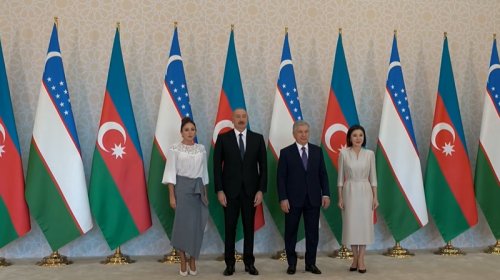 Prezidentlər və birinci xanımlar Buxaradakı "Poyi-Kalon" kompleksi ilə tanış oldu