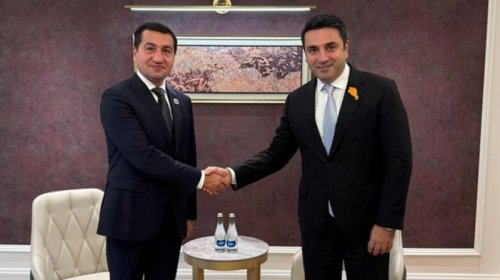 Hikmət Hacıyev Alen Simonyanla görüşdü