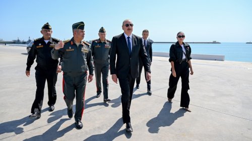 Prezident və birinci xanım Hərbi Dəniz Qüvvələrində oldu -FOTO
