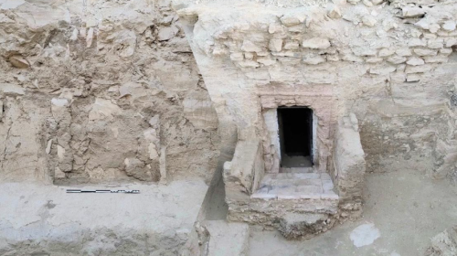 Arxeoloqlar daşqından qoruduqları məzarlıqda 3000 illik naməlum sərdabə tapdı