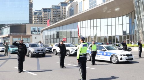 
Azərbaycanda şəhidlərin xatirəsi bir dəqiqəlik sükutla yad edildi