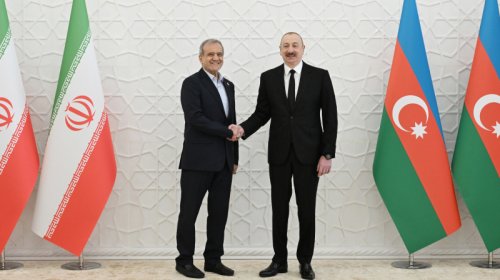 İlham Əliyev Məsud Pezeşkiana zəng etdi