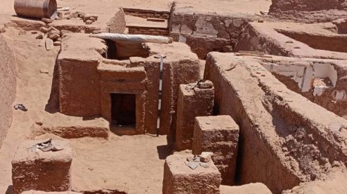 Misirdə 1700 illik məzar aşkarlandı: İçindən qədim yunan dilində yas şeiri tapıldı