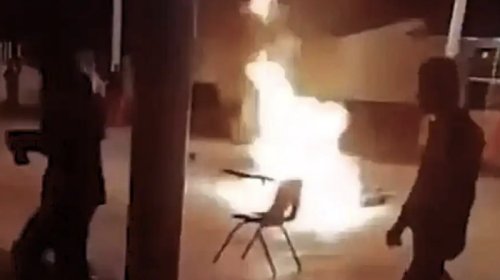 Meksikada kişi və qadın cadugərlikdə ittiham edilərək yandırıldı