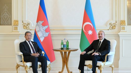 İlham Əliyevin Kambocanın Baş naziri ilə məhdud tərkibdə görüşü oldu -FOTO