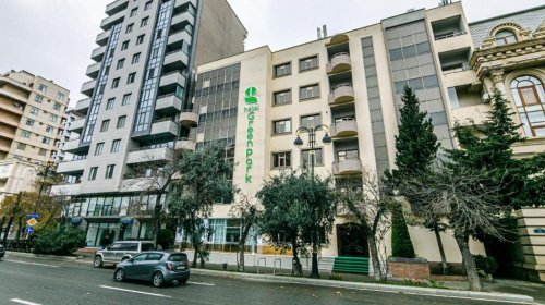 Bakının mərkəzində yerləşən bu hotel satılır