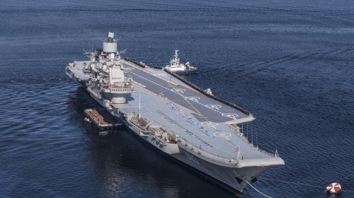 Rusiyanın 1 milyard dollarlıq təyyarədaşıyan gəmisi metal yığınına çevrilir