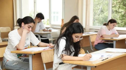 Uzun mətnlər abituriyentlərə vaxt itkisi yaradır - DİM-ə təklif
