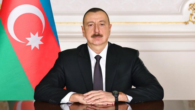 Prezident icra başçısını vəzifəsindən azad etdi