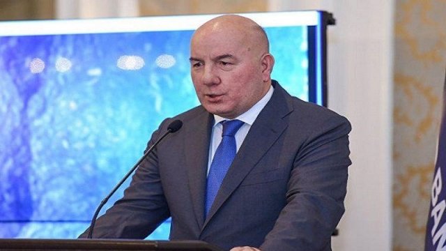 Elman Rüstəmov “Amrahbank”ın işçilərinin maaş problemindən danışdı 