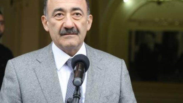 Əbülfəs Qarayev istefa verib?